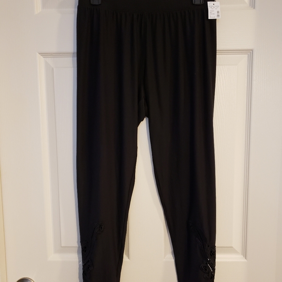 Maurices Ultra Soft Crochet Bottom Leggings Plus 0 - Picture 2 of 6